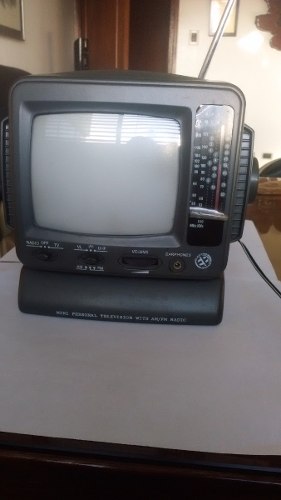 Mini Televisor - Radio Portatil 5.5