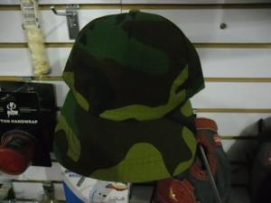 Gorra Camuflajeada Tipo Cazador