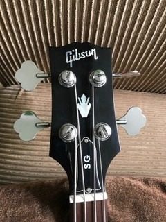 Bajo Gibson Sg, Nuevo E Impecable, Case Original Tapa Dura