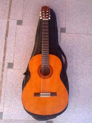 Guitarra Acústica Yamaha C-40 Clásica Con Estuche Suave
