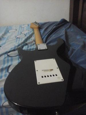 Guitarra Electrica Behringer
