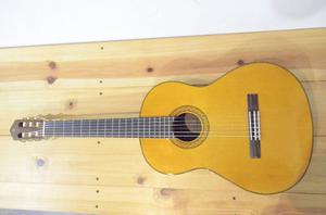 Guitarra Yamaha C40