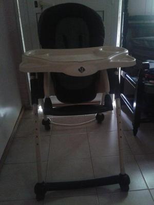 Silla Para Bebe Para Comer Con Rueditas. Importada