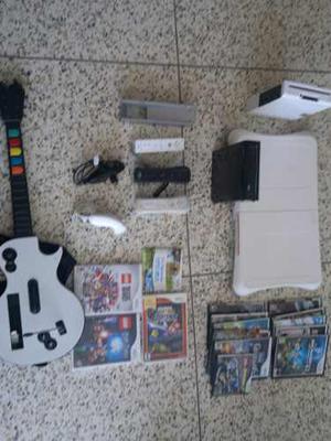 Wii Negro + 3 Controles + Guitarra + Tabla De Balancce + Acc