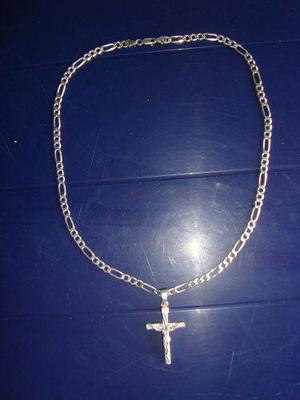 Cadena Con Dije De Cristo En Plata 925