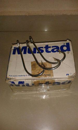 Caja De Anzuelo Mustand 2/0