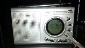 Radio Am Fm Portatil Despertador Reloj Alarma Antena Corneta