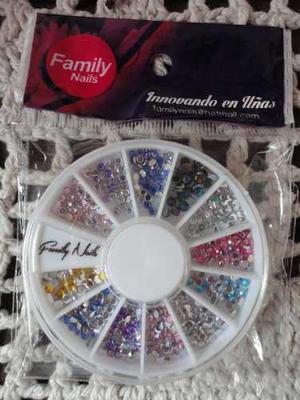 Carrusel De Piedras Para Las Uñas De Family Nails