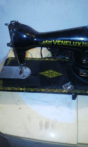 Maquina De Coser Venelux