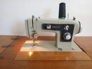 Máquina De Coser Con Mesa Marca Sears Kenmore