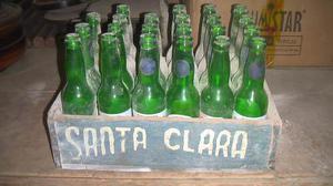 Gavera De Madera Con Botellas De Agua Santa Clara
