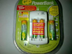 Cargador Gp Pb310 Baterias Recargables Incluidas Power Bank