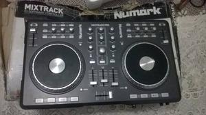 Controlador Numark Mixtrack