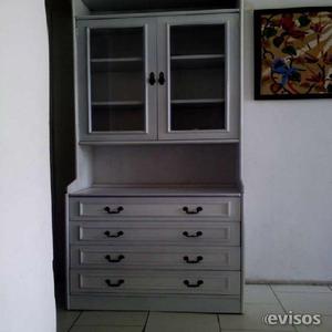 Mueble vitrina color blanco en Zamora, Venezuela