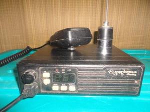 Radio Base Motorola Vhf De 35 Watt Con Antena Tipo Latigo