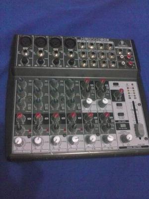 Vendo Consola Behringer 