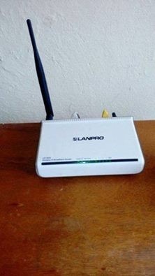 Router Lampro Como Nuevo Un Mes De Uso Una Sola Antena