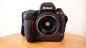 Camara Nikon F5 + Nikkor Af mm