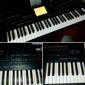 Teclado Korg I30