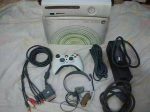 Xbox 360 Arcade + Audífonos