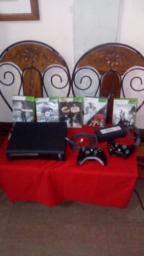 Xbox 360 De 120 Gb Con Dos Controles Y 5 Juegos Originales