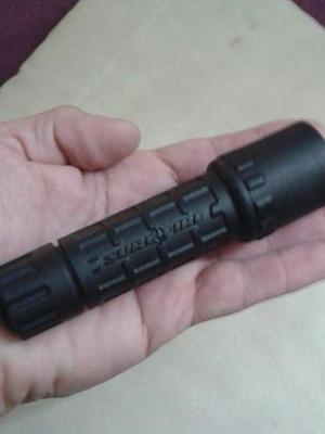 Linterna Tactica Marca Surefire Mod.g2 Nitrolon