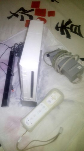 Wii Original Con Guitarra 1 Control 2 Nunchuk,2 Juegos Orig