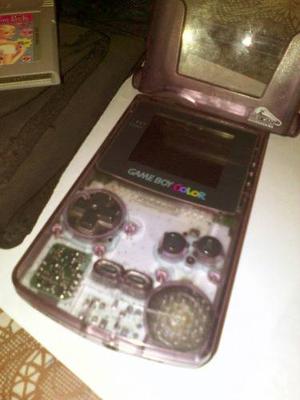 Game Boy Color Con Lupa