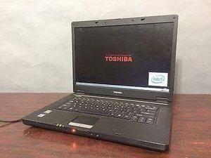 Laptop Toshiba Negra Cambio Por Iphone O Samsung