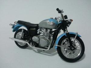 Moto Bonneville Juguete Miniatura De Colección