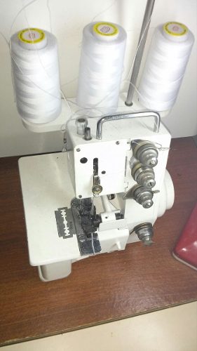 Maquina De Coser Overloock Casera