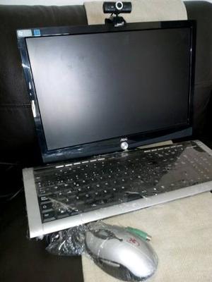 Monitor Teclado Mouse Y Cámara Web