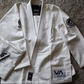 Kimono Jiu Jitsu Marca Shoyoroll Rvca