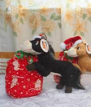 Peluche Caballo Con Saco De Navidad Negro Y Marrón Oscuro