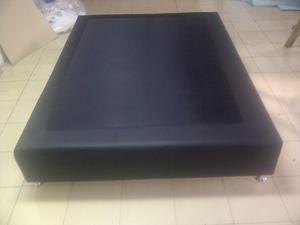 Boxspring En Semicuero Con Patas Cromadas