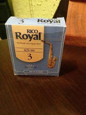 Cañas Rico Royal Para Saxo Alto #2 1/2 Caja De 12 Unidades