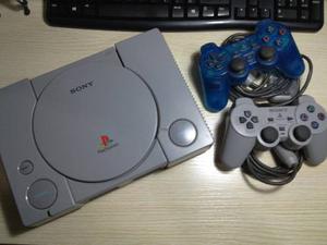 Playstation Con 2 Controles, Tarjeta De Memoria Y 2 Juegos
