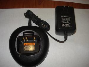 Base Cargadora Con Transformador Radio Motorola Pro