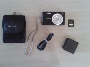 Cámara Sony Compacta Con Zoom Óptico De 5x