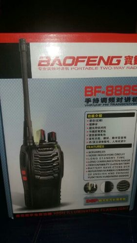 Radio Baofeng 888s Uhf Portatil Con Accesorios Nuevos