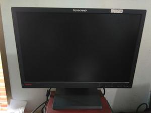 Monitor Lenovo 19 Wide.