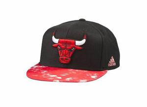Gorra Plana Adidas Chicago Bulls