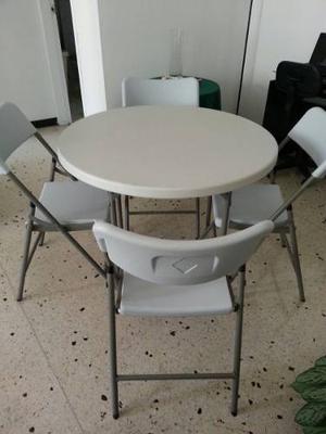 Mesa Con 4 Sillas Plegables En Poliestileno Soplado