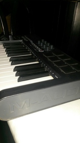 Teclado Controlador M-audio Axiom 25