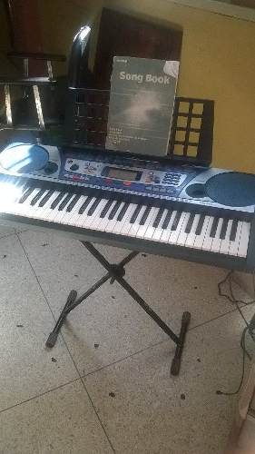 Teclado Yamaha Psr 260 Con Paral