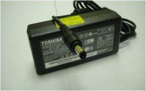 Cargador Lapto Toshiba 19v 3.42a mm 65 Watts