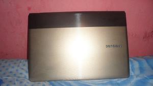 Laptop Samsung Dorada Modelo Np300e4c