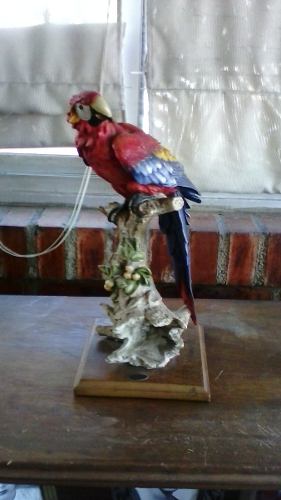 Capodimonte. Guacamaya (macaw) De Giuseppe Armani, Intacta