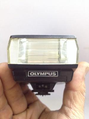 Flash Original Olympus Modelo T20, Usado