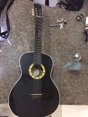 Guitarra Acústica Negra Con Forro